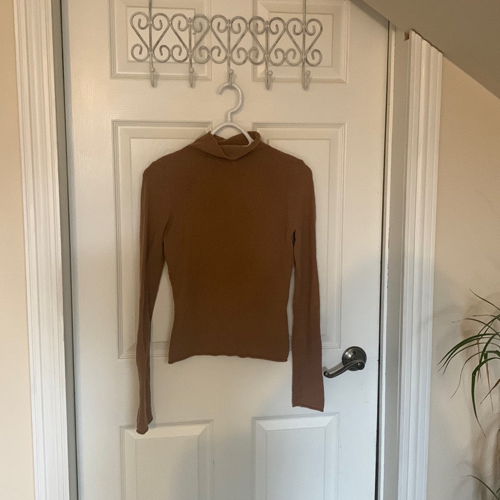 Wilfred turtleneck sweater